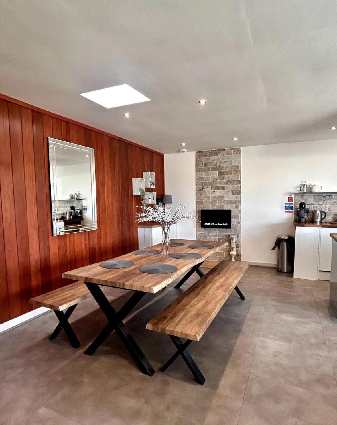 Clover Cottage Beeley Buitenkant foto
